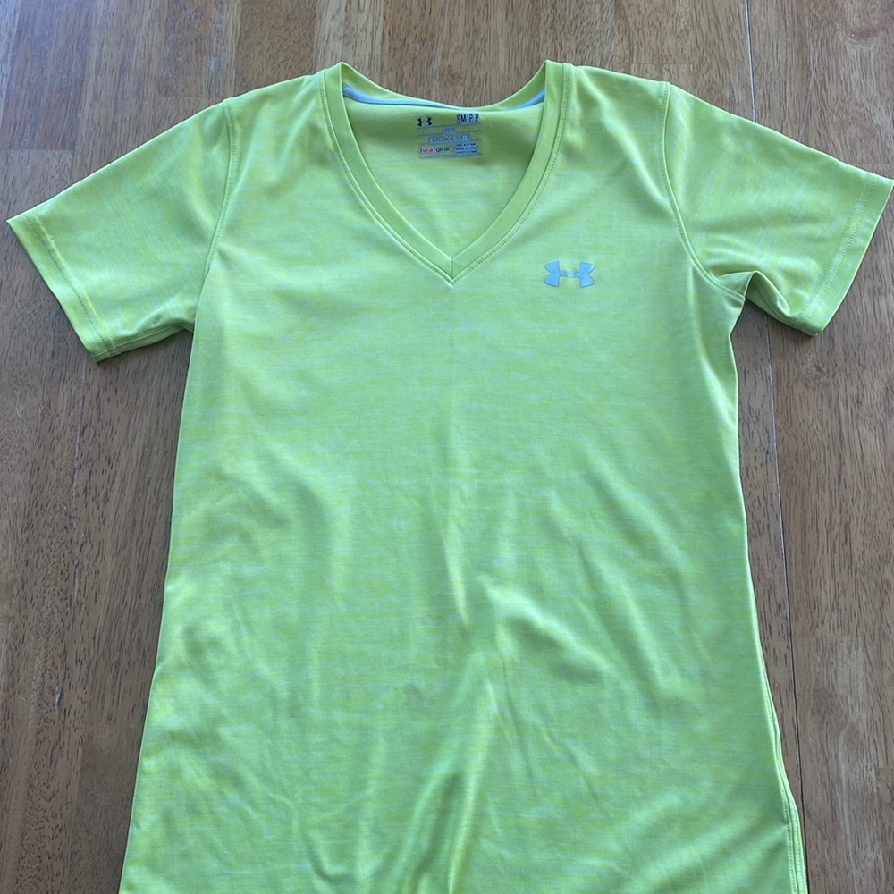 Under armor v neck shirt